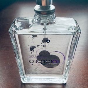 Escentric Molecule 01